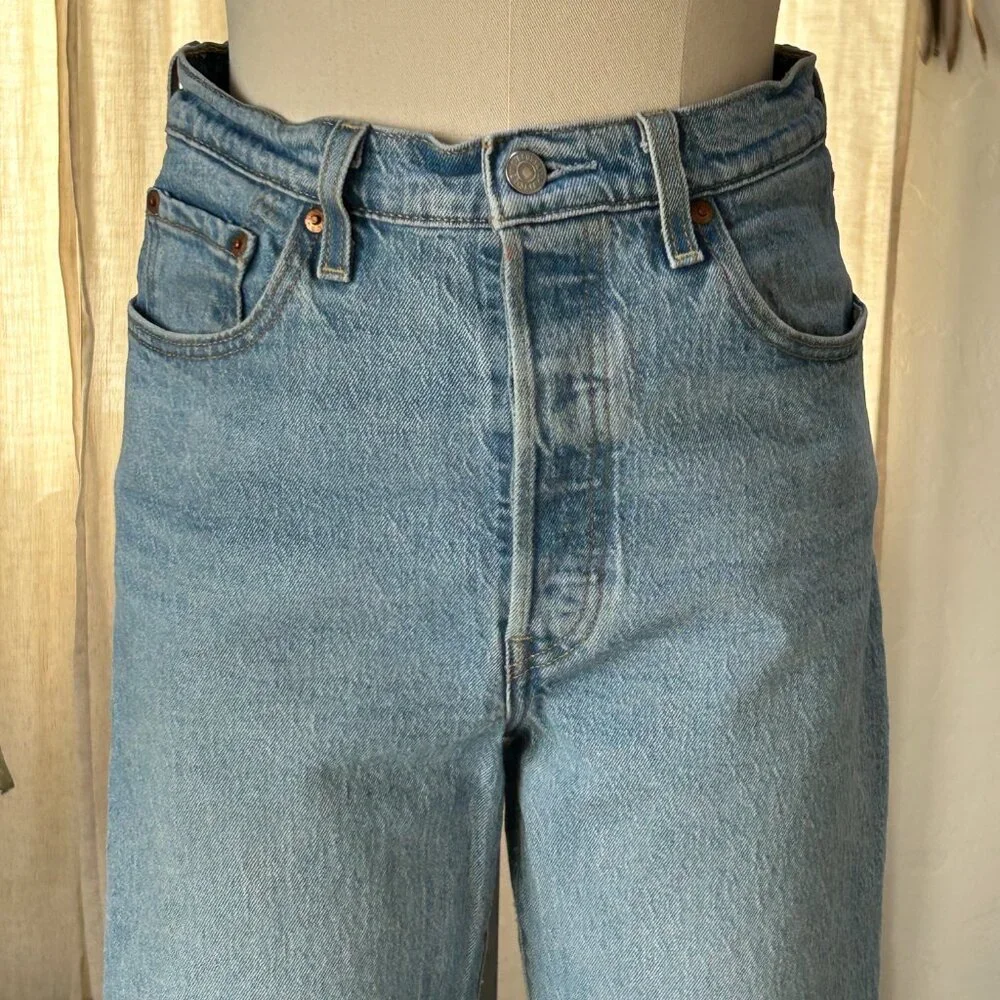 Levi's Ribcage Straight Leg Jeans - Picture 12 of 14